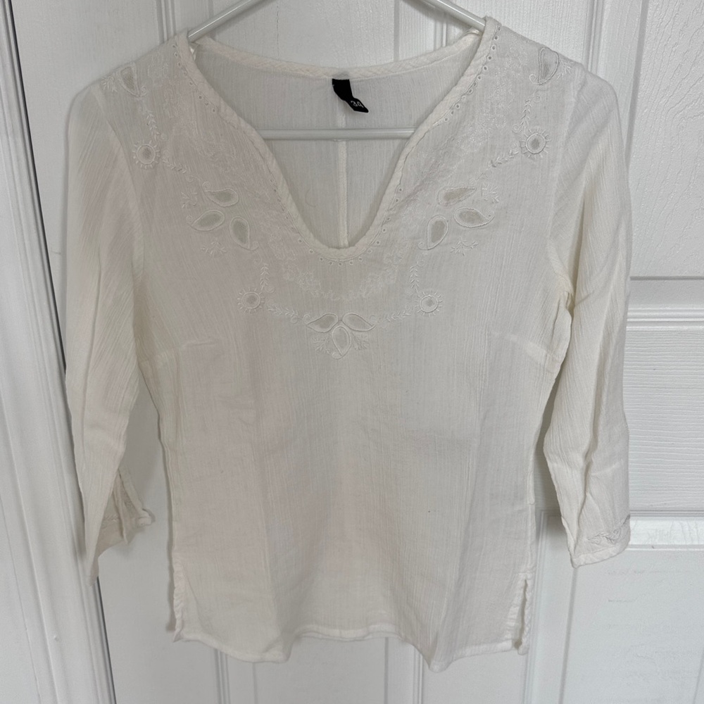H&M White Embroidered Blouse